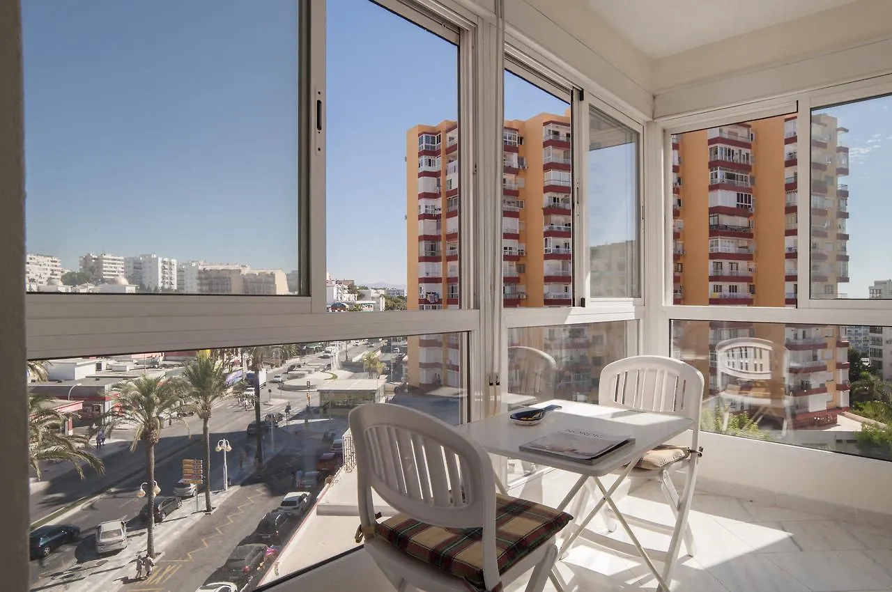 Puerto Marina Deluxe Apartamento